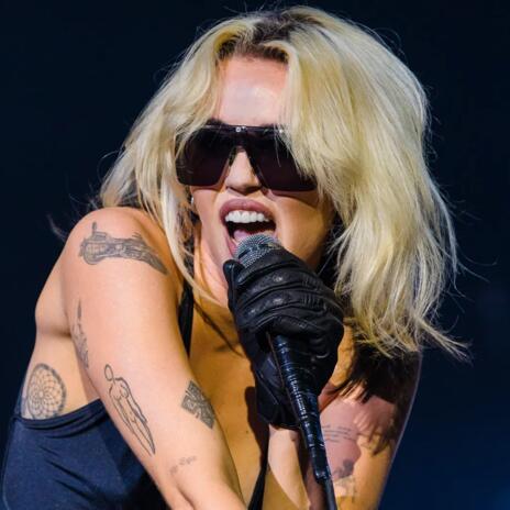 Miley Cyrus Thumbnail